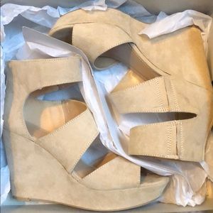 8.5 tan wedges